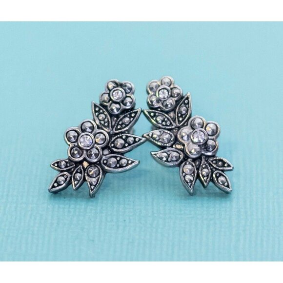 Vintage Nouveau Silver Tone Elven Leaves Rhinestone Stud Earrings by Avon - E32 - Picture 1 of 3